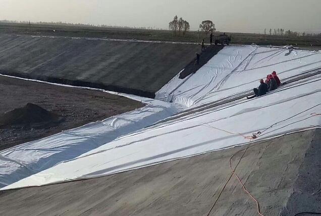 PE土工膜焊接标准焊缝不被撕拉破坏母材不被撕裂