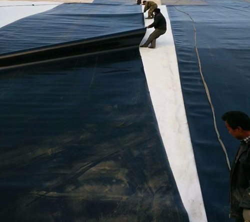 聚乙烯增强改性的复合土工膜哪些特性值得我们探讨?