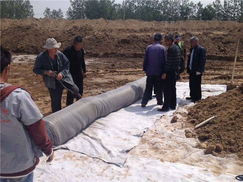 如何克服膨润土防水毯铺设难度?