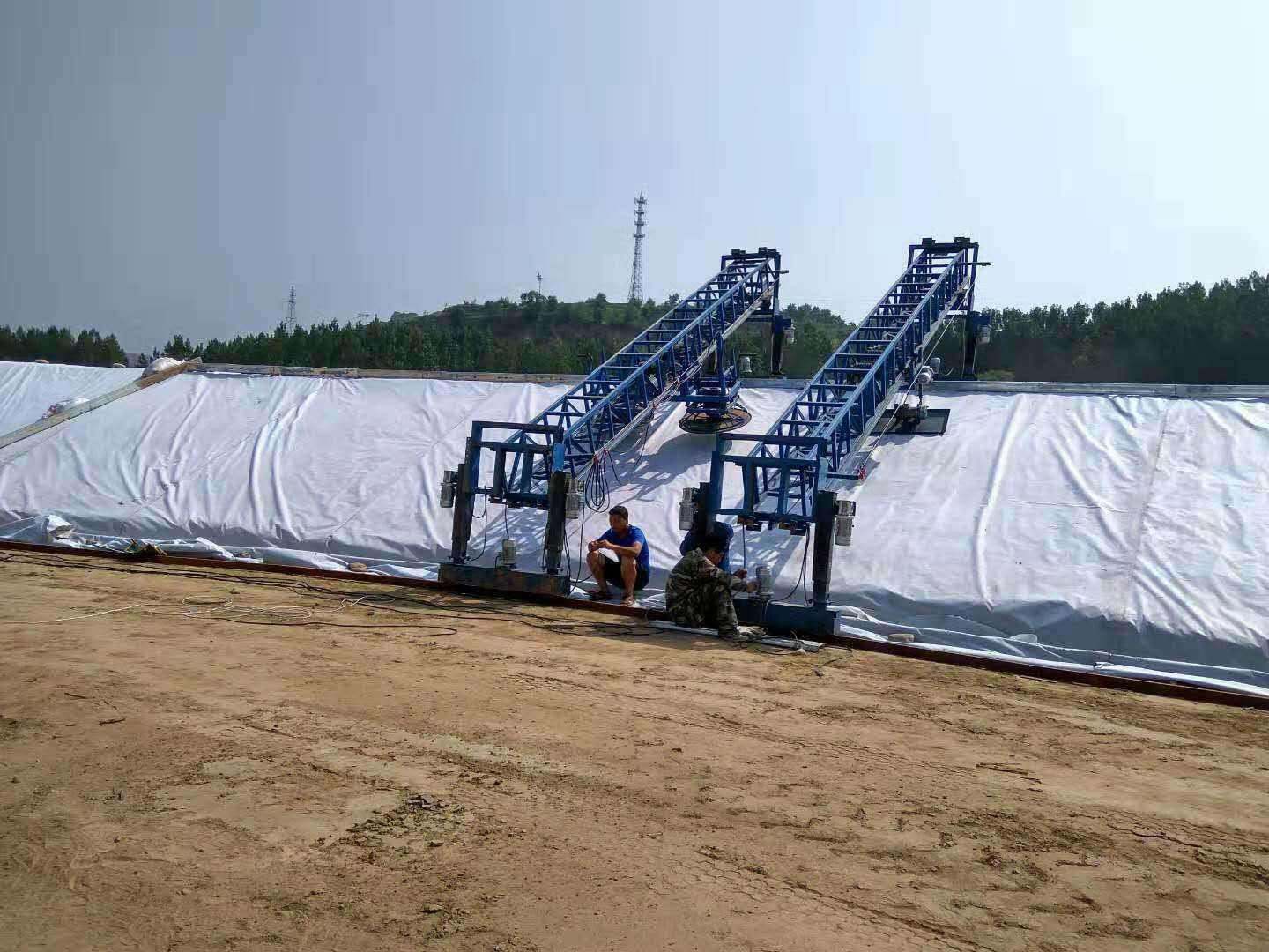 土工布反滤层区域由哪些结构构成?