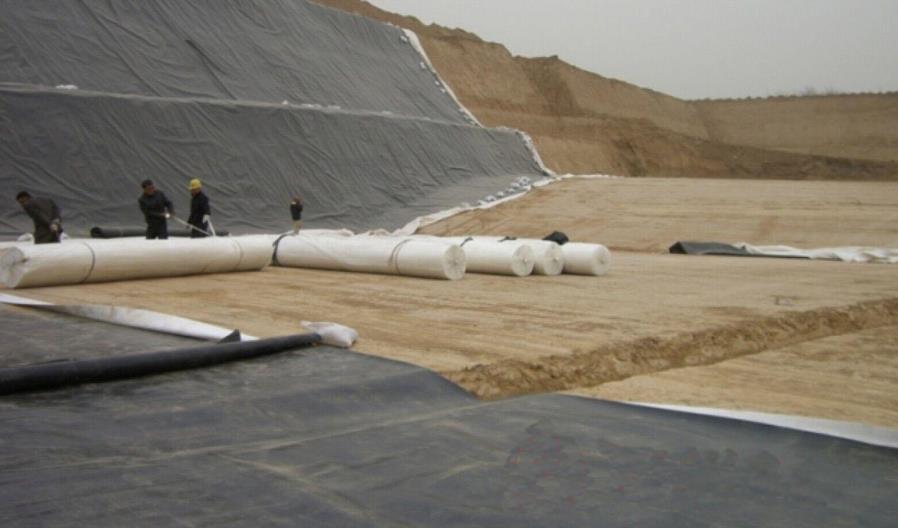 复合土工膜反滤层的作用是什么？