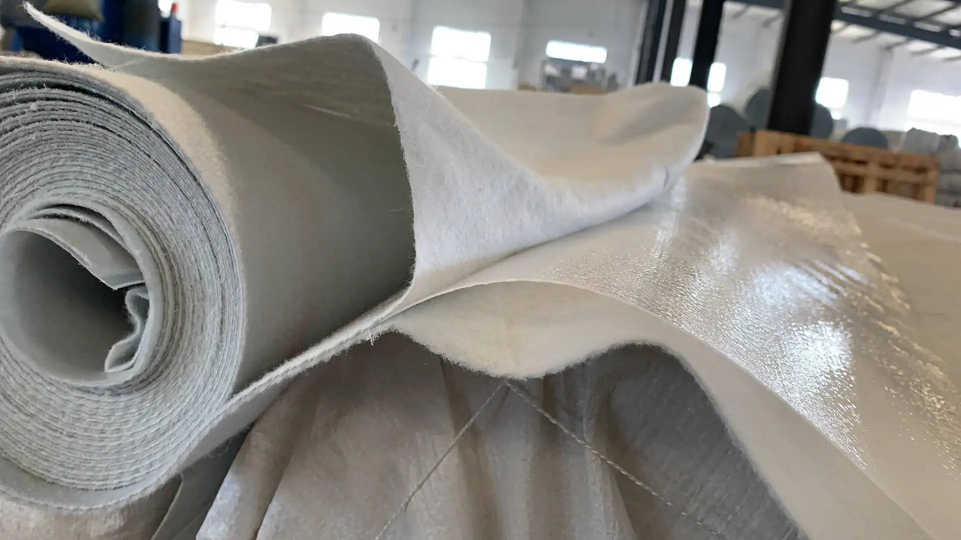 防渗土料和复合土工膜2种防渗材料进行比选 防渗土料和复合土工膜2种防渗材料进行比选